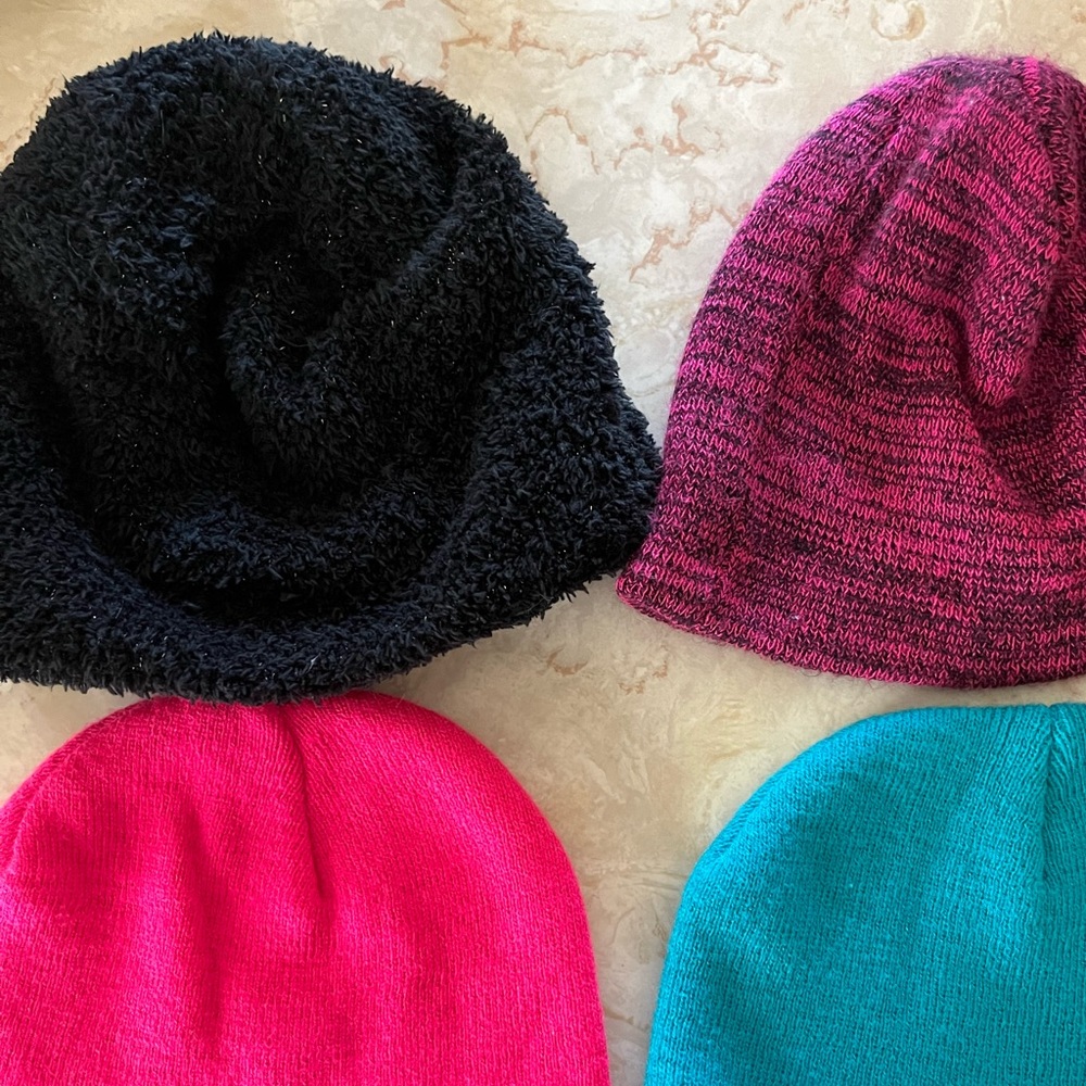 Lot of 4 Children’s Beanies